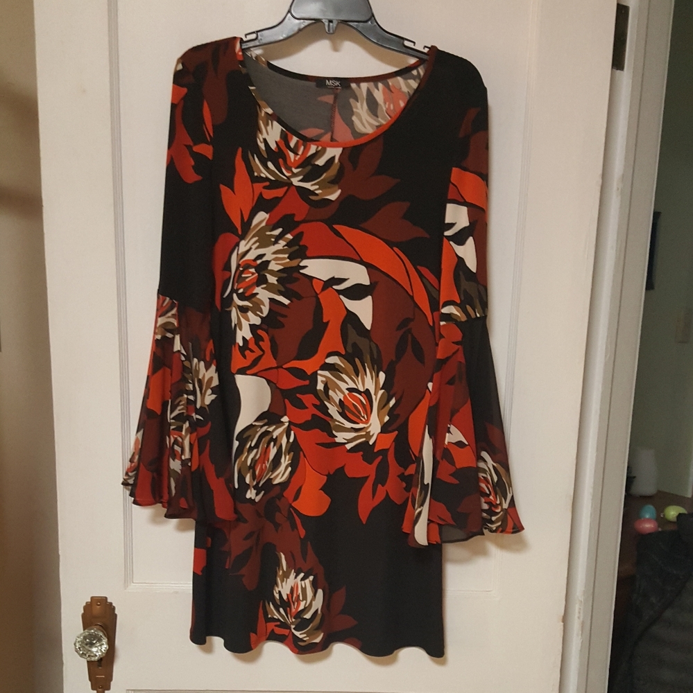MSK ladies dress with beautiful bell sleeves!